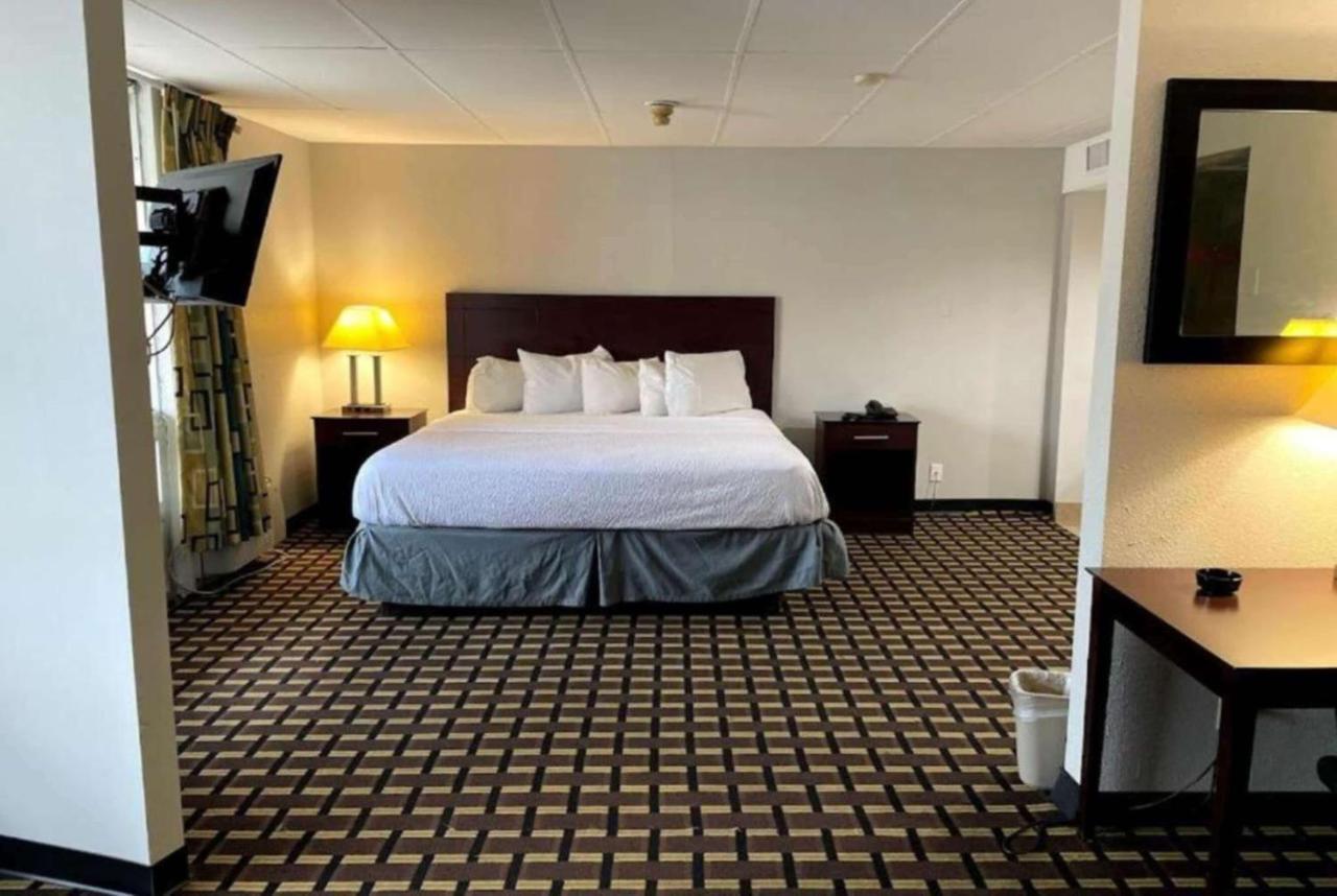 Days Inn By Wyndham Fort Wright Cincinnati Area Eksteriør bilde